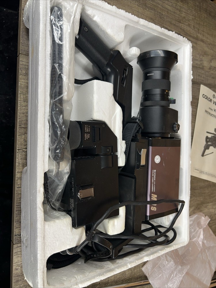 Hitachi VK-C2000 Color Video Camera