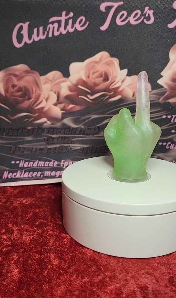 Resin art middle finger