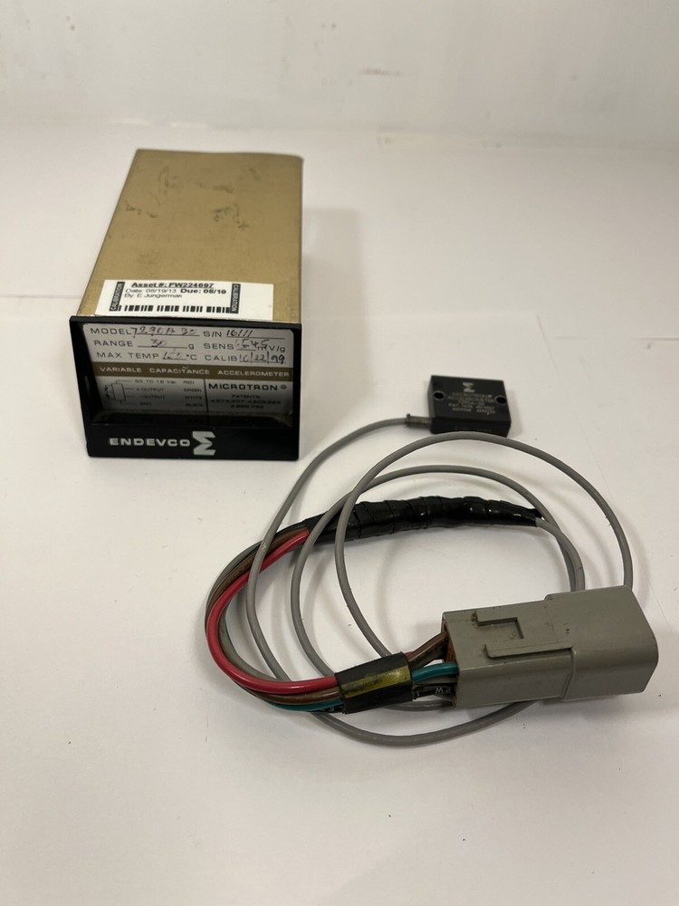 ENDEVCO MICROTRON 7290A-30 VARIABLE CAPACITANCE ACCELEROMETER