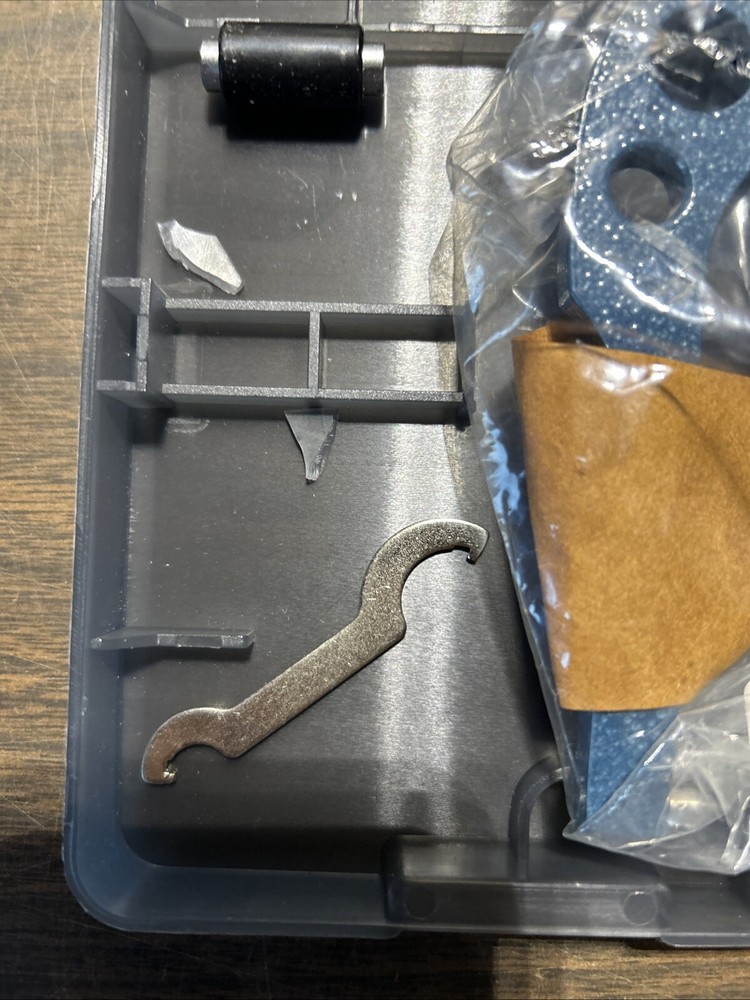 (V) New With broken case Fowler Outside Micrometer