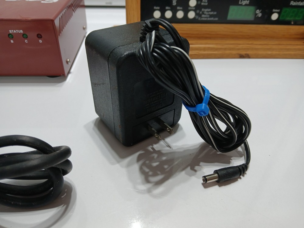 Weather Bug Network Appliance Tracking Station Data Logger Internet Transmitter