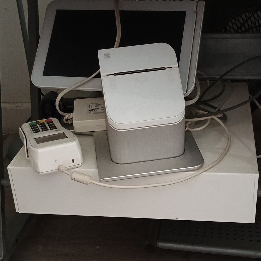 Clover POS System Touchscreen Terminal Receipt Printer Cash Drawer Card Reader