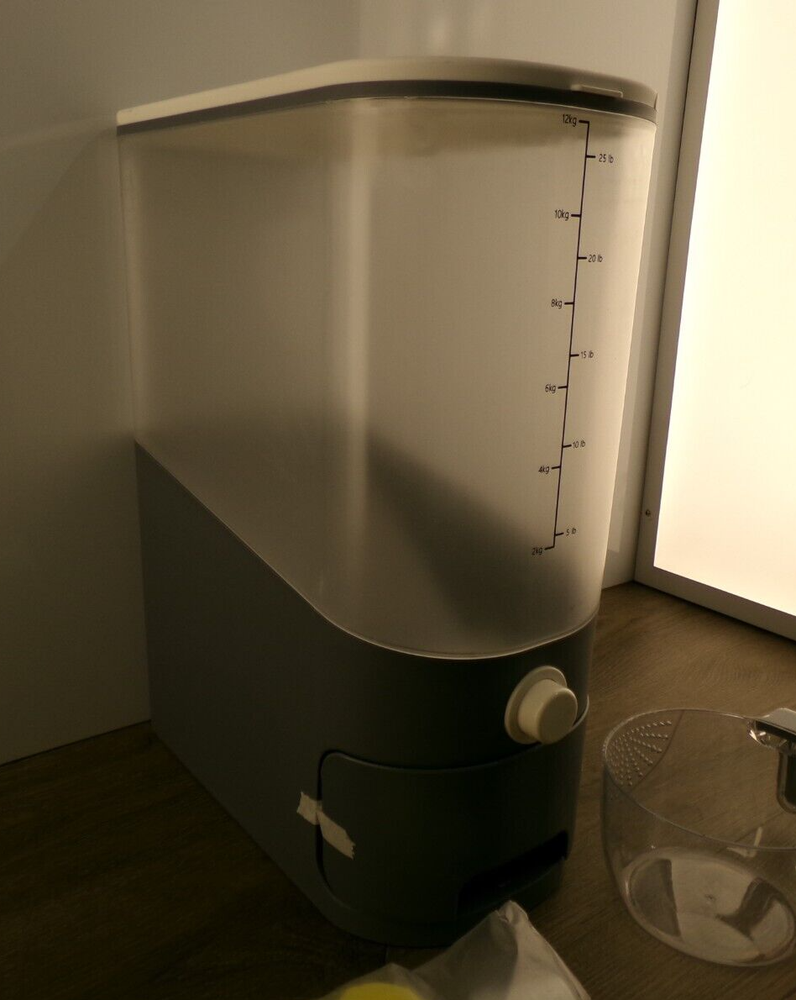 Cozyzone Automatic Rice Storage 26.5 lb L1