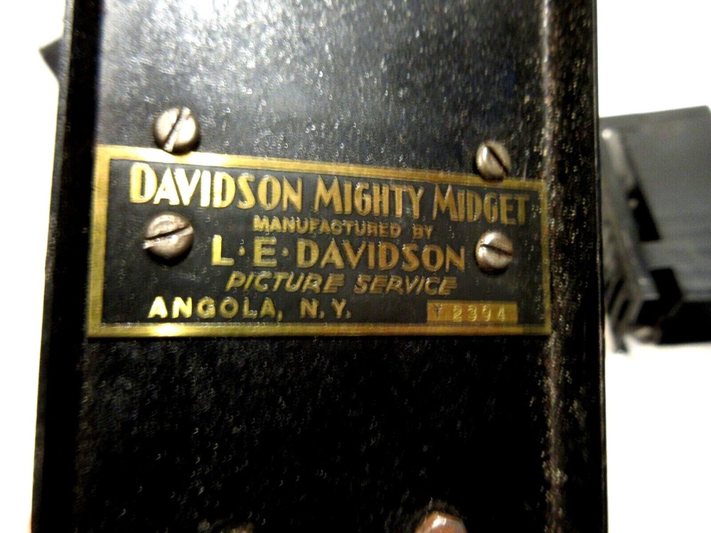 Vintage Davidson Mighty Midget Projector in Original Case