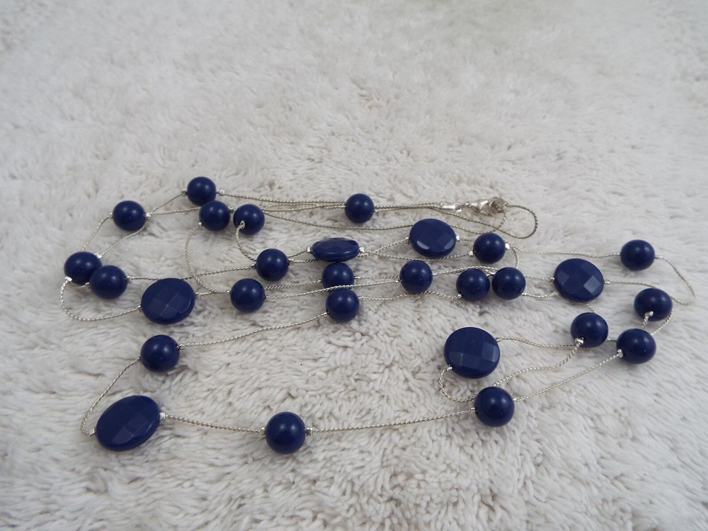 Silvertone Blue Bead Necklace (J41)