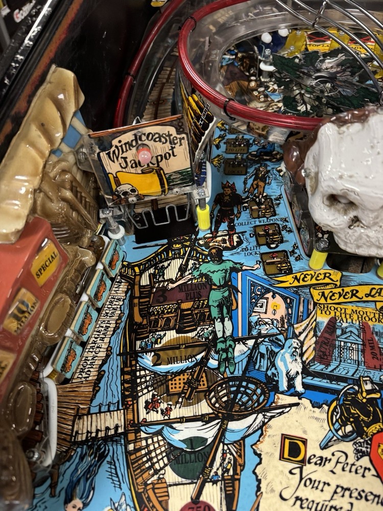 DATA EAST HOOK PINBALL MACHINE FULLY REFURBISHED PLAYS GREAT ROBIN WILLIAMS