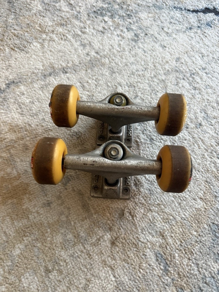 destructo skateboard trucks