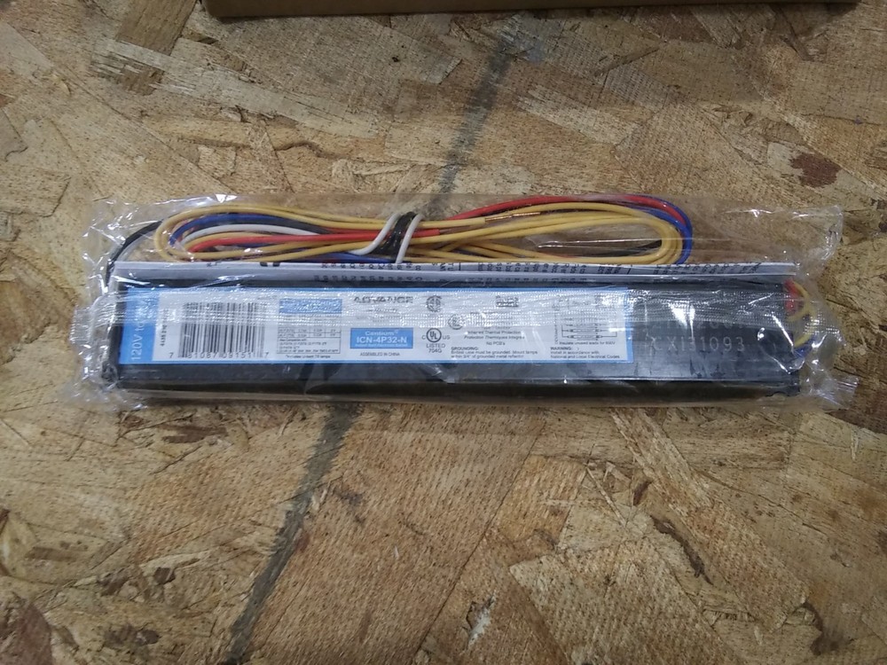 Phillips Advance ICN-4P32-N