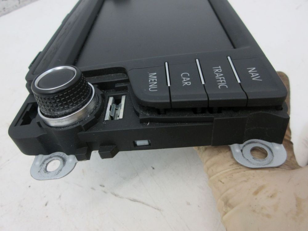 Radio/Navigation Combination Display Multimedia Control Unit *CODE