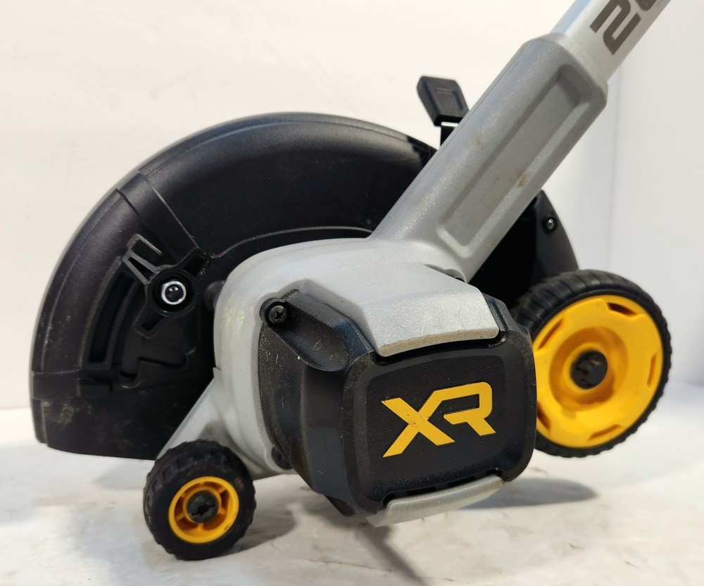 DEWALT DCED400 Lawn Edger 20V Cordless Rechargeable Adjustable Bail Handle USED
