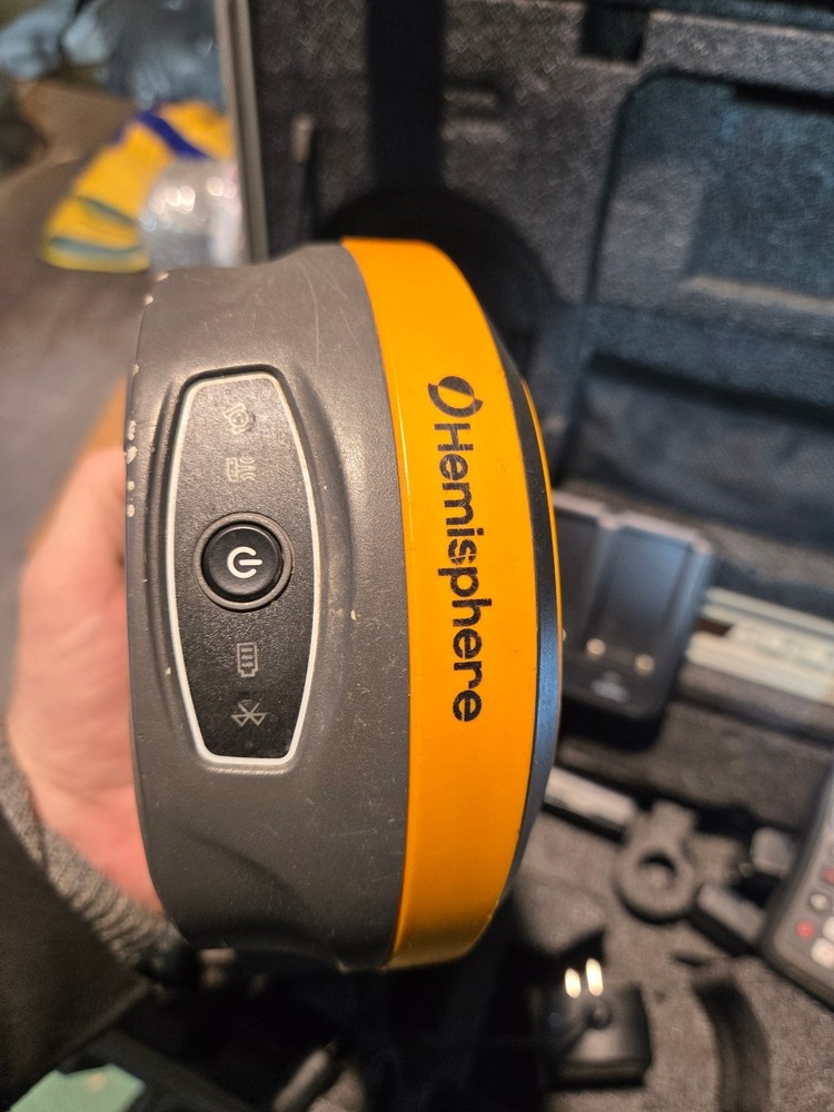 Hemisphere S631 GNSS GPS SURVEYOR Package