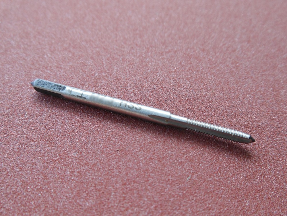 1pcs HSS Right Hand Tap 9/64 - 28 40 Threading Tools