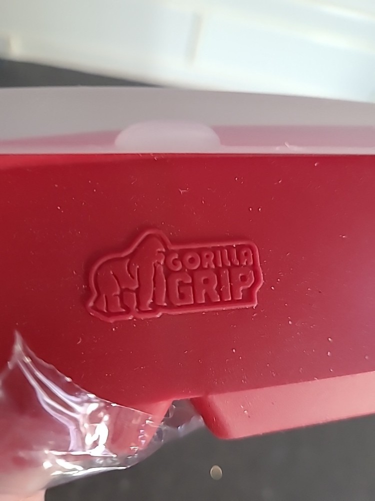New Gorilla Grip Large Ice Cube Mold (1 Pack) Red 8 Cube