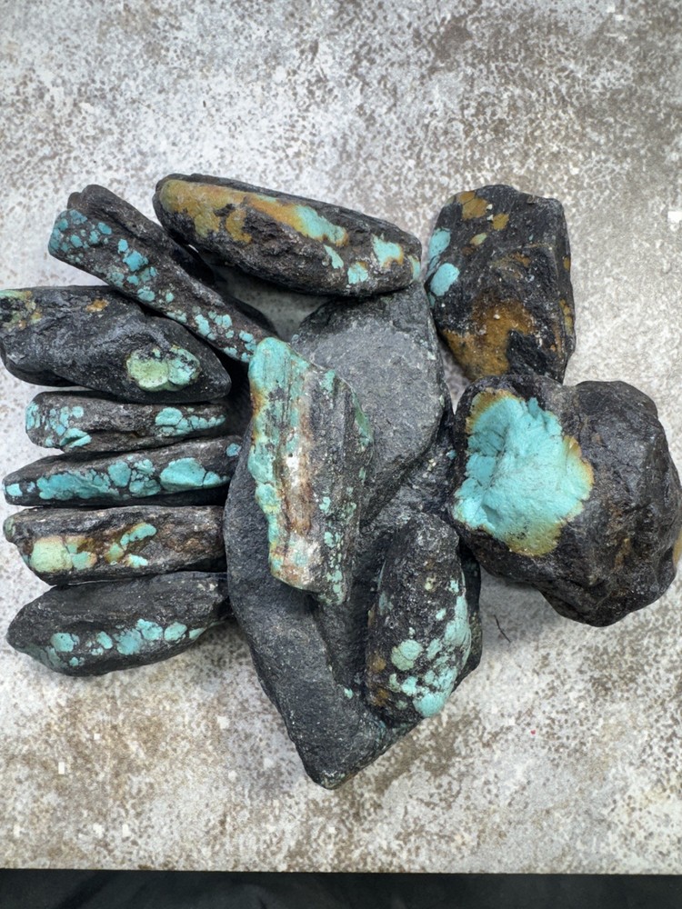 Moon River turquoise rough stabilized