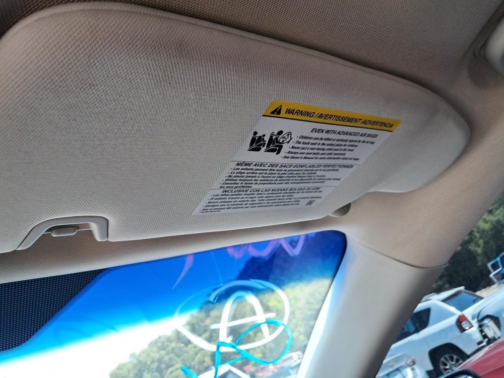 EDGE 2019 Glove Box 4779749