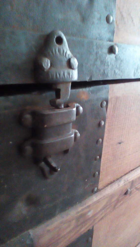 Barrel Top Antique Trunk Original Condition