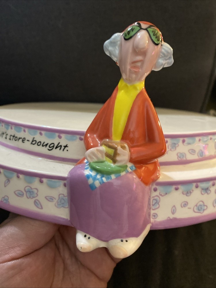 Maxine Cake Stand