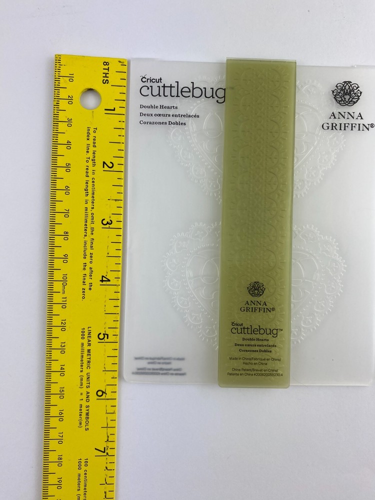 Anna Griffin Cuttlebug Cricut - DOUBLE HEARTS - Embossing Folder