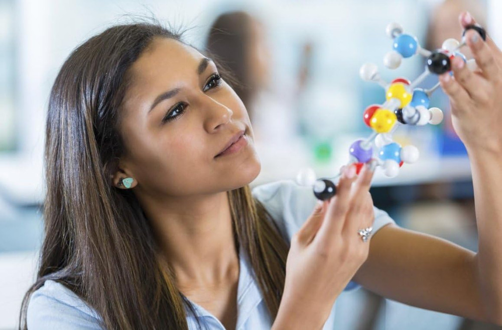 Organic Chemistry Molecular Model Kit Set for Ochem Students with User Guide - 1