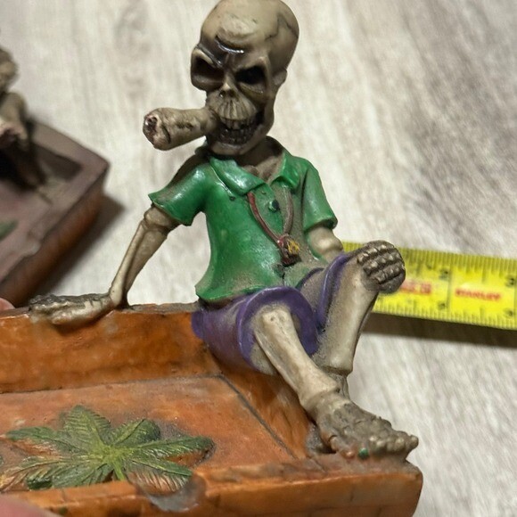 Resin skull plant decor buds tray bundle