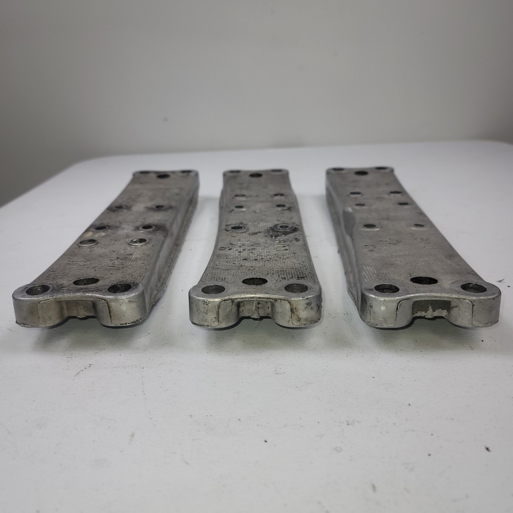 Lexus IS300 Automatic Transmission Mount Support Bracket