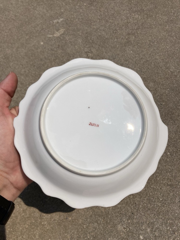 Japan Gold Edge Finger Handle Leaf Shaped Plate Blueberries