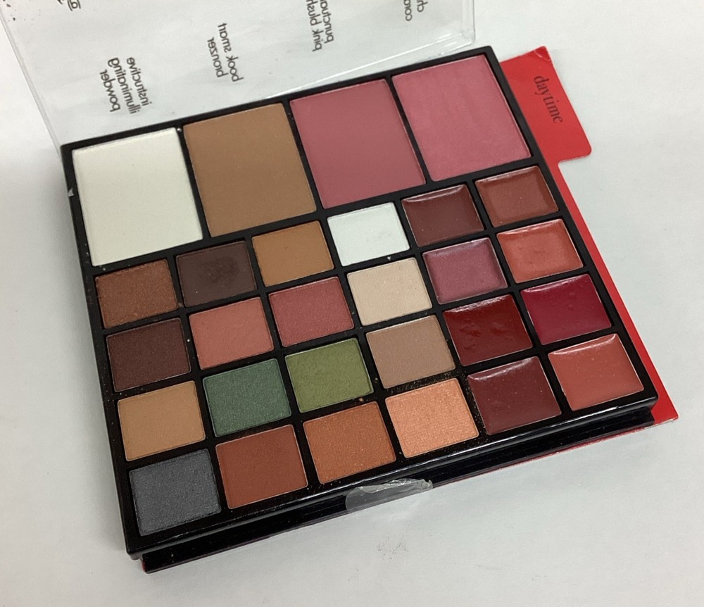YBF Real Tutorial Make Up Kit AS PICTURED, NEW!