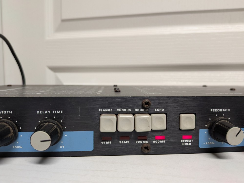 Vintage Digitech RDS 900 Delay Chorus Flange Rack Guitar Processor - WORKING