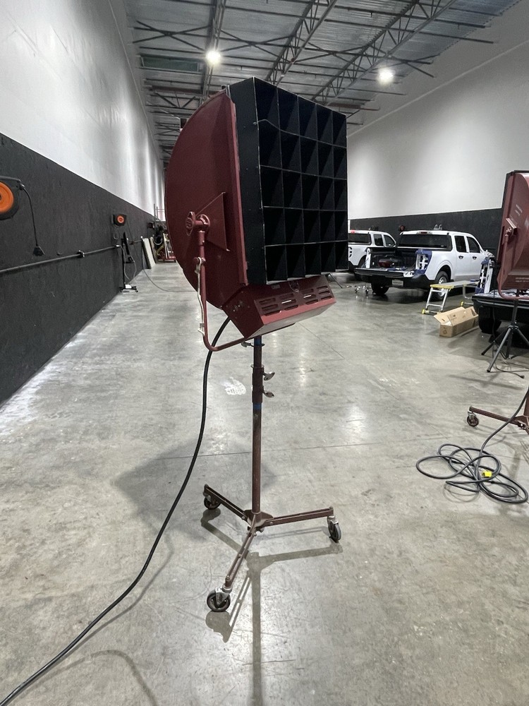 Mole Richardson Molequartz Softlite Type 2561 W/ Rolling Folding Stand Rare Find