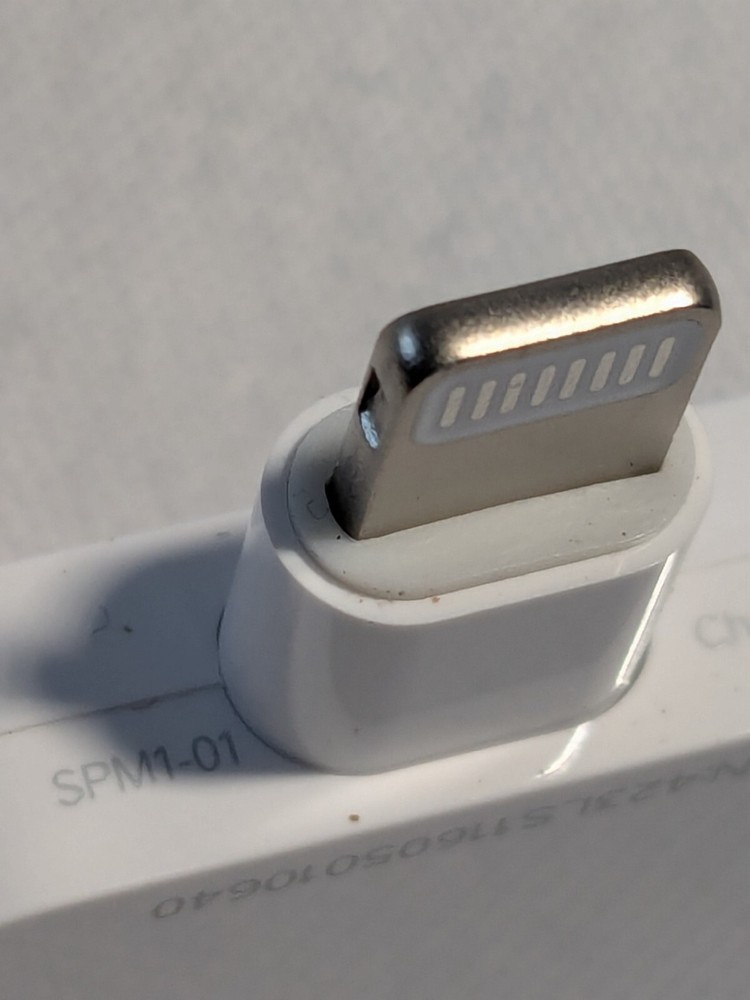 Square Reader SPM1-01 White Portable Mobile Credit Card Reader & Writer