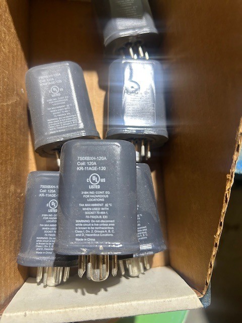 750XBXH-120A SOCKET PLUGS