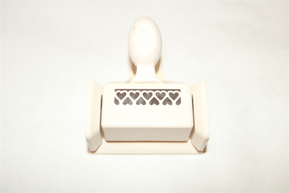 MARTHA STEWART PAPER PUNCH - Heart Border