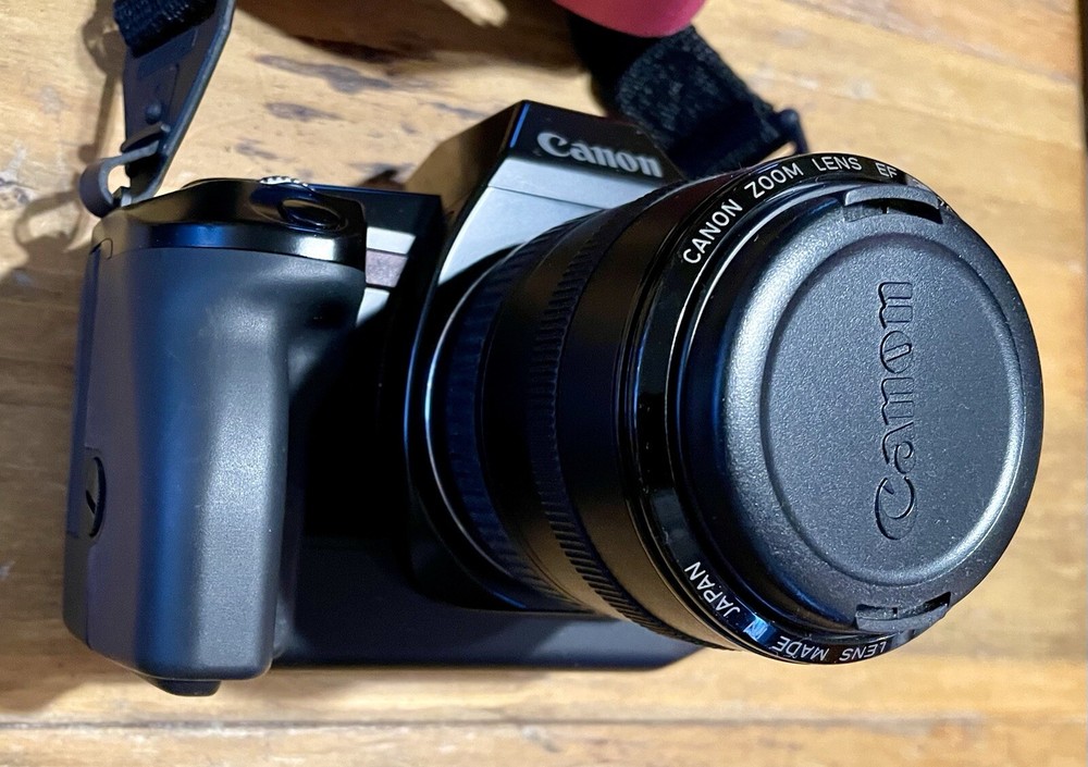 Vntg Canon EOS 650 Camera and Accessories