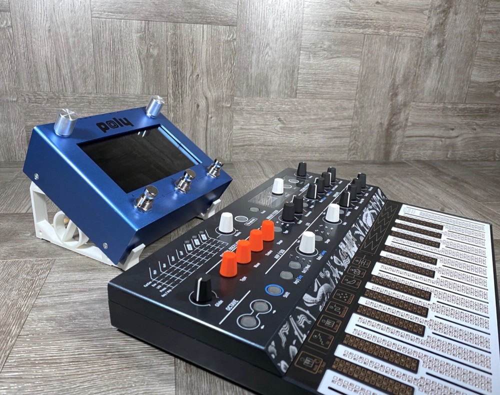 30º Angle Stand for Poly Effects Beebo / Digit - Guitar Effects - WHITE - USA