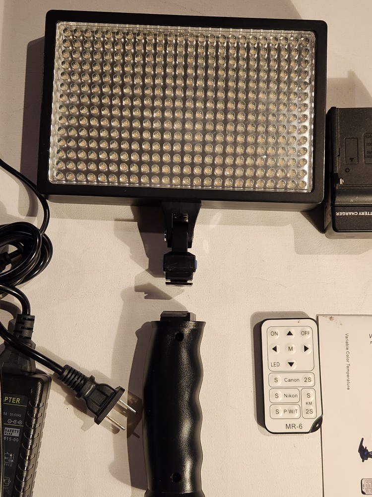 [Pro]Master Vari-Temp LED Light Panel for Camera / Camcorder model 2437