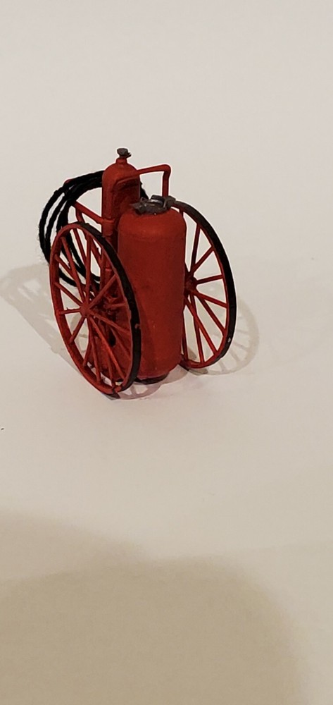 O Scale Fire Extinguisher - 1:48 Scale Dolley Fire Extinguisher