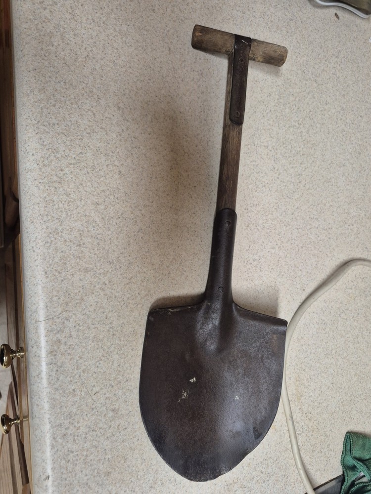 WW1 trench shovel