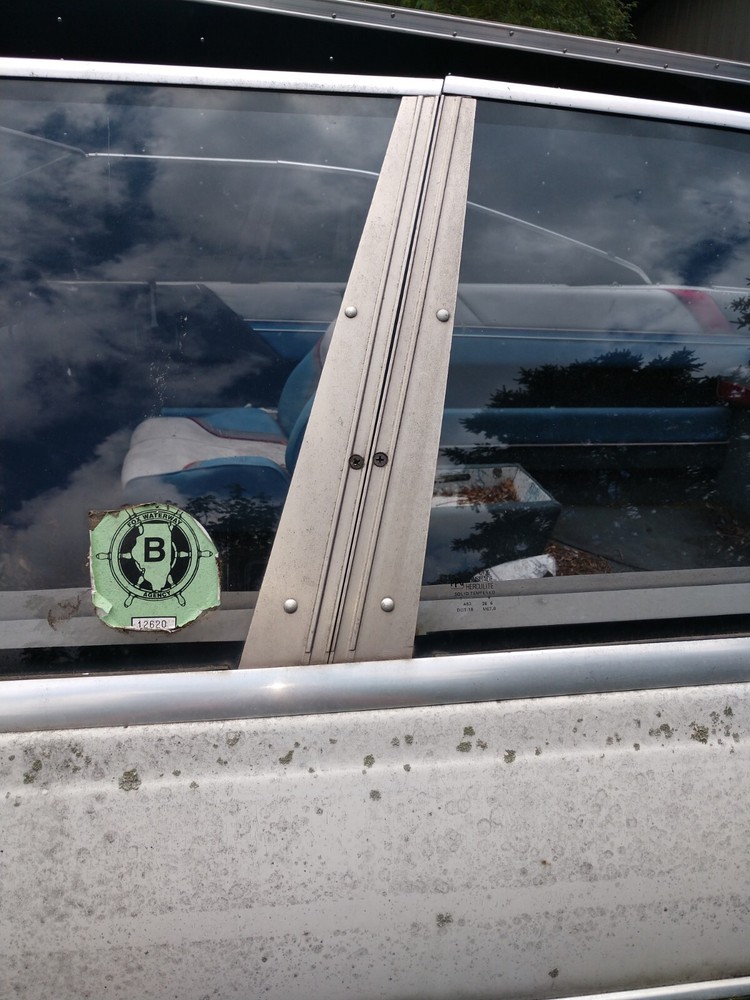 Bayliner Capri Windshield & Side Glass Sections Available READ FULL DESCRIPTION