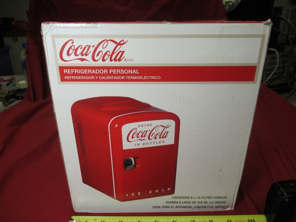 2014 Coca-Cola Retro Personal Mini Fridge! NEW!!