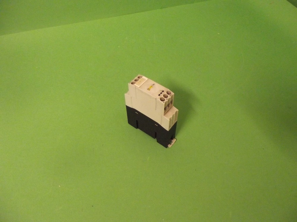 MOELLER ETR4 - 51 - A relay timer starter star-triangle