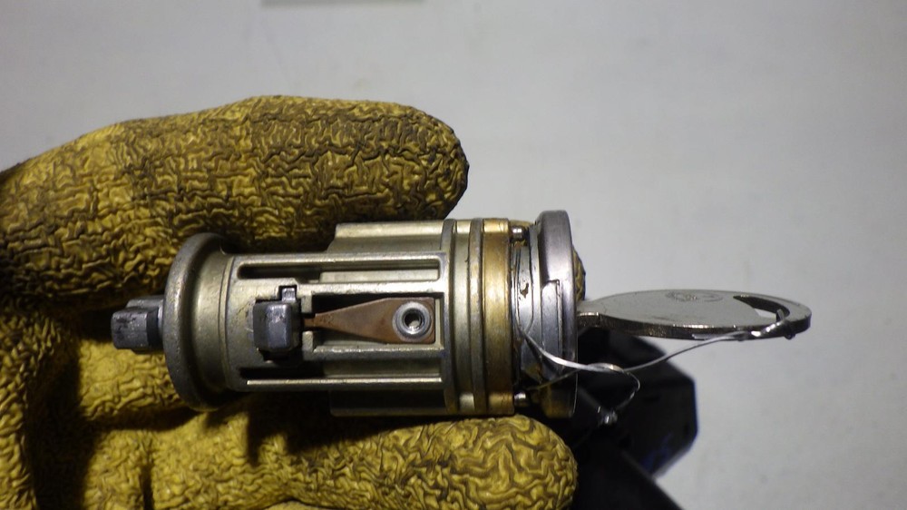 04 DODGE DURANGO Ignition W/Key