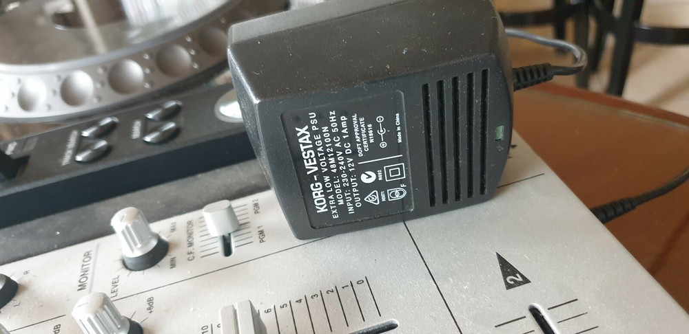 Vestax VMC-002 DJ 2 channel mixer Silver AC adapter