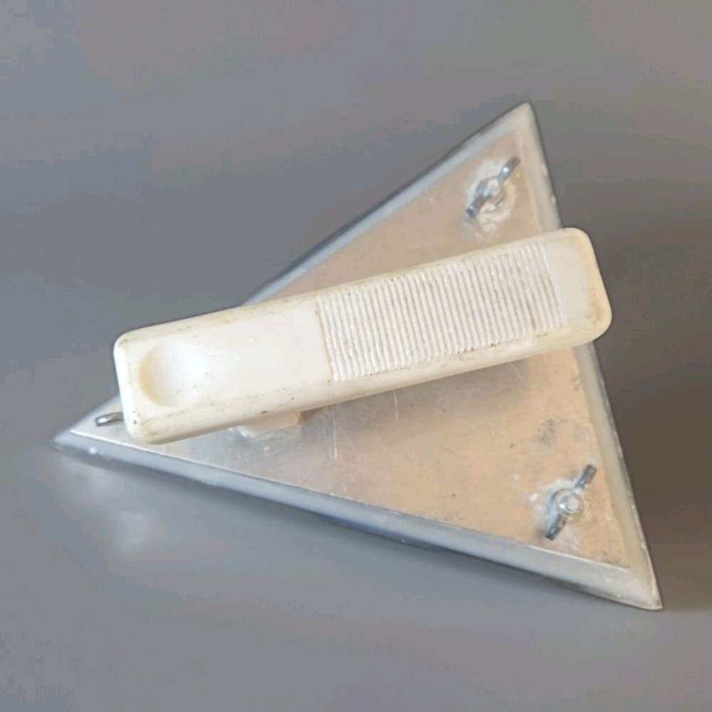 Triangle hand sander