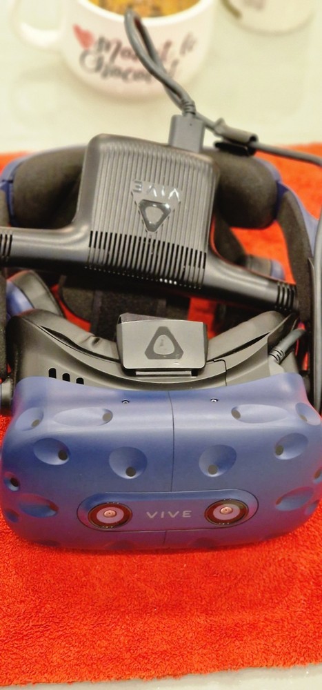 HTC Vive Pro (Headset Only)