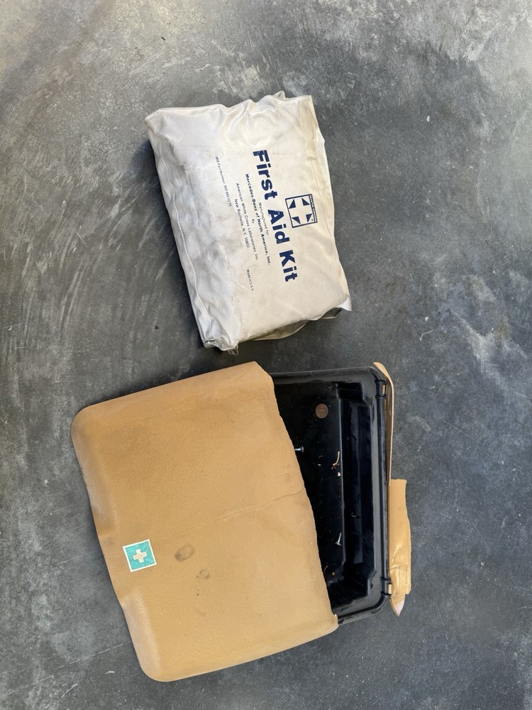 Mercedes W 1 23 First Aid Kit