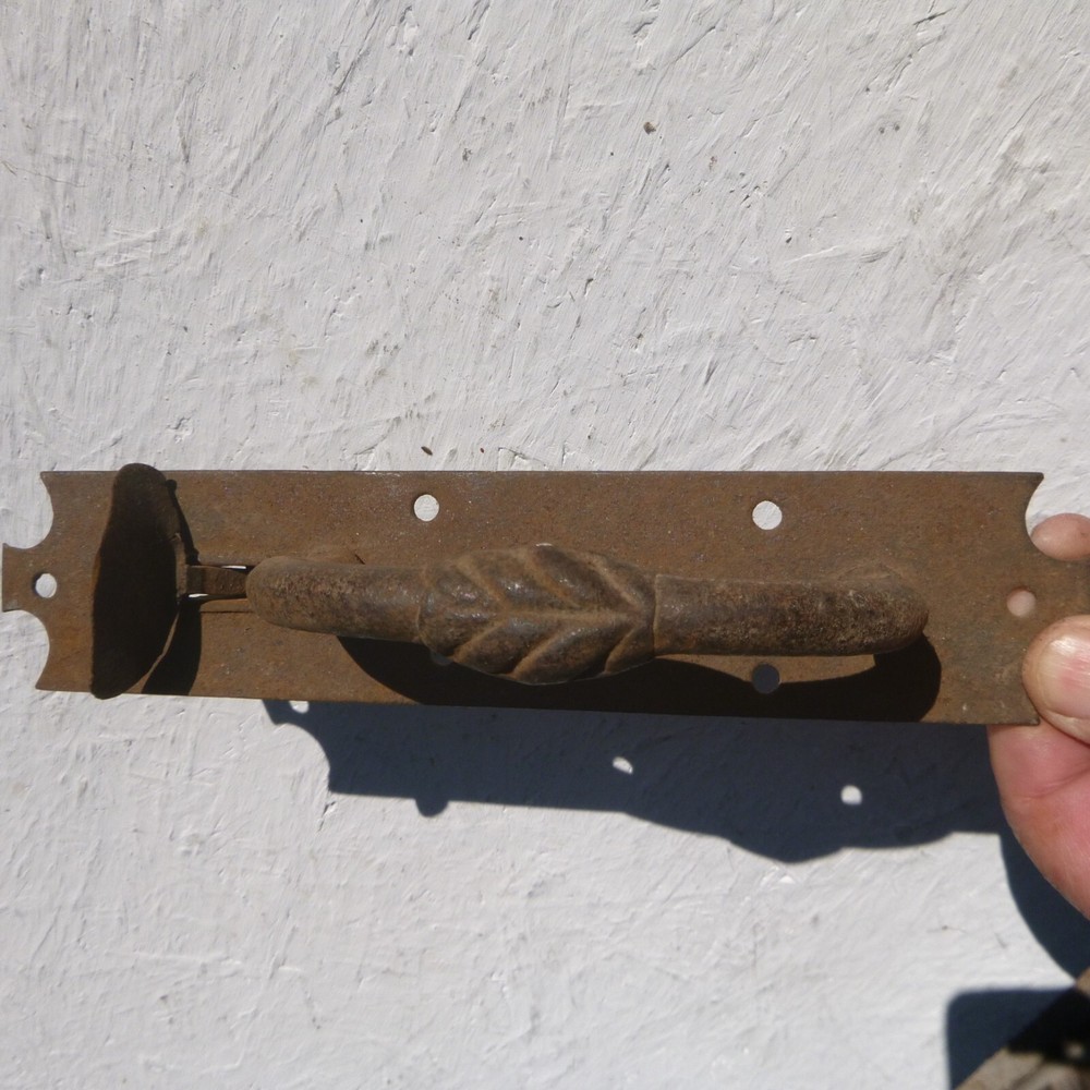 Antique iron thumb latch