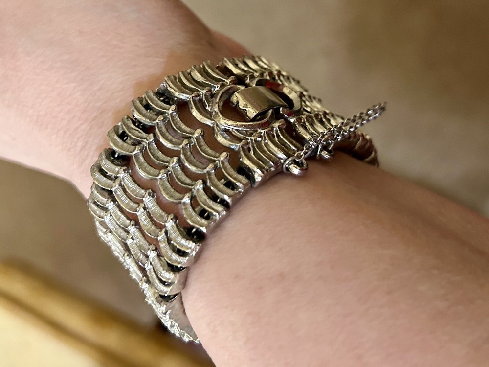 VINTAGE Silver Tone MESH Chain Bracelet