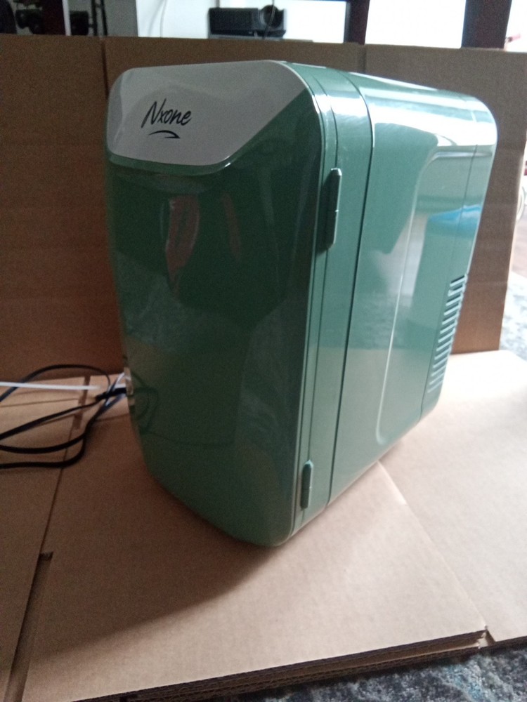 NXONE Mini Fridge for Makeup, Skincare or Small Drinks