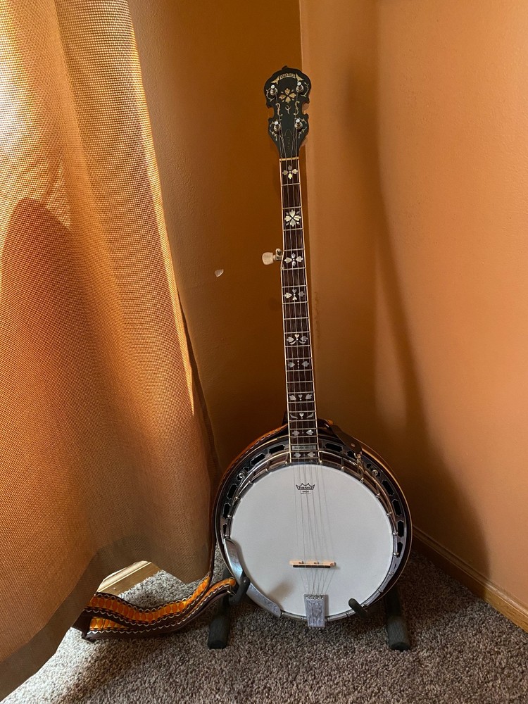 Alvarez Silver Belle 5-string banjo w/hard case
