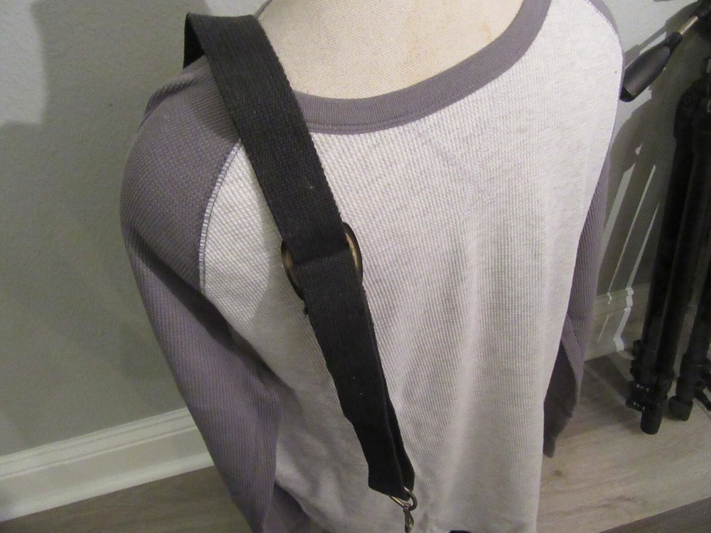Nice Used Non-Hippie Boring Solid Camera Strap Looks Nice Good Condition